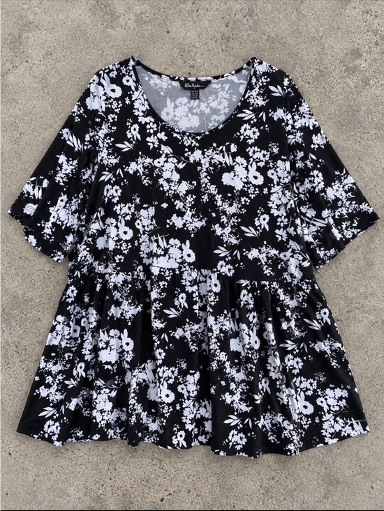 Ulla Popken Tops - Ulla Popken Black White Floral Tunic Top Babydoll Pockets Plus Size 36/38